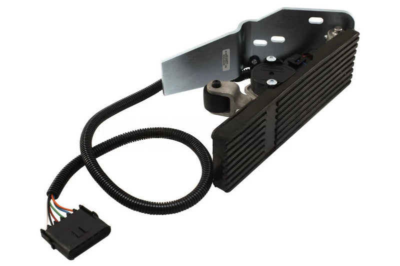 3500972C92 Genuine International Accelerator Pedal Kit